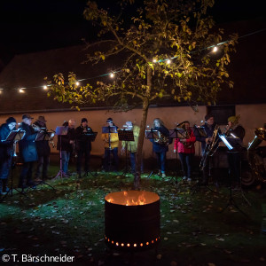 Posaunenchor um die Feuertonne